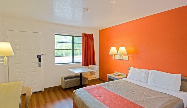 Motel 6 Redding, CA - South