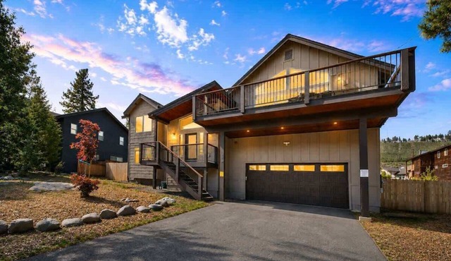Mountain Base Camp:Hot Tub, Air Conditioning, Pets