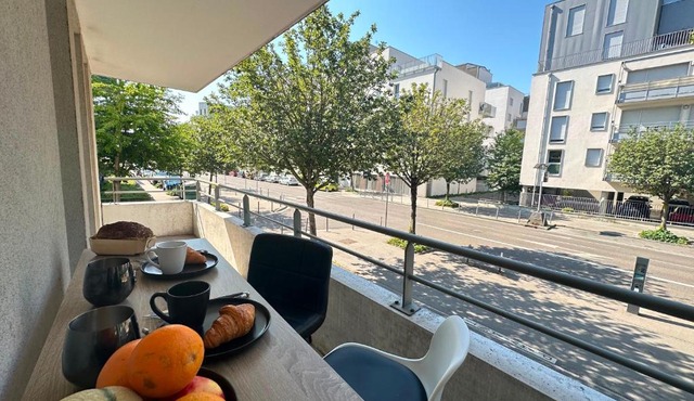 N L Express 117 Chaligny agréable 3 à 6 personnes Parking avec supplément et terrasse in Nancy