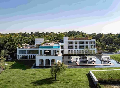 Nanjing Danxi · Zhenzhuquan Hot Springs Lakeside Mountain Lodge