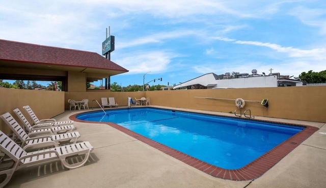 Napa Valley Stay King Studio w/Breakfast & Pool