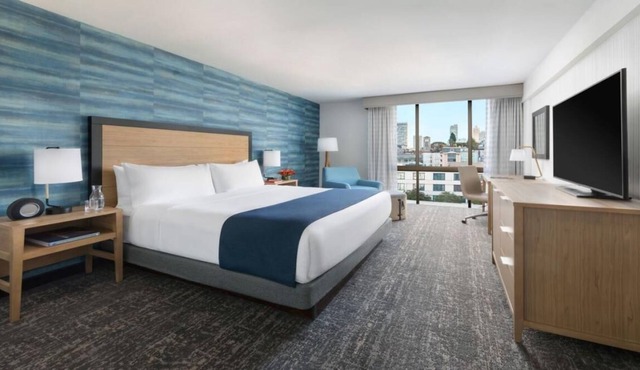 Near Popular San Francisco Attractions! Game Room, Pet-friendly, Onsite Bar!