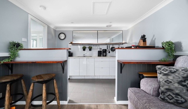 Neat & Tidy Studio with Firepit near Bathurst CBD in Bathurst