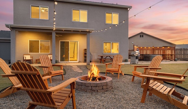 New! 5BR Vacation Home Near Sequoias, Hot Tub, BBQ, EV