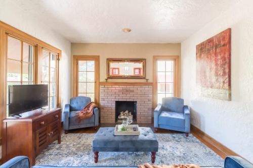 NEW Beautiful Riverside cottage 2 BEDROOM HOME