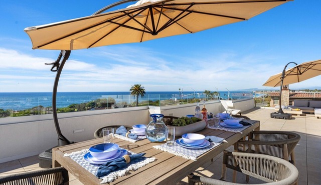 NEW Custom Build: Ocean Views, Private Spa Sauna & Rooftop Deck | Surfside Carls