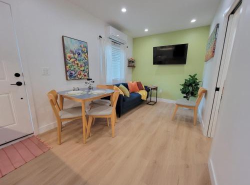 New Fully Furnished Guest House 1Br 1Bath -Min 30 days