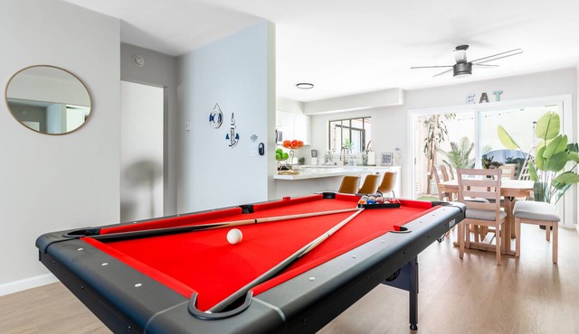 NEW Ocean Eyes/3 Blocks to Beach/Backyard Oasis/Massage Chair/Bikes/lLaundry