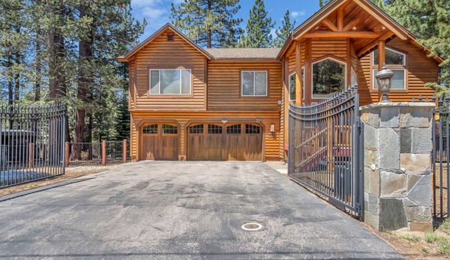 Newly renovated custom mountain home w/ stunning views, hot tub & more