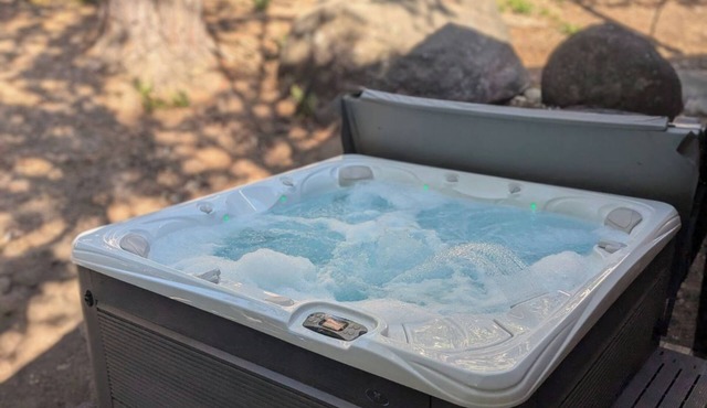 Nordic Holiday Home - Hot Tub, Sledding Hill, Included EV/Tesla Charger, Pets ok