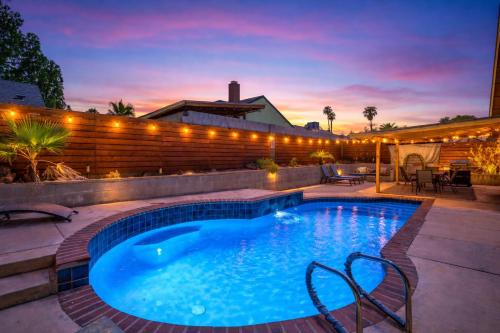 ᨒོ The Good Life - Fun Pool Escape 15 min to Strip