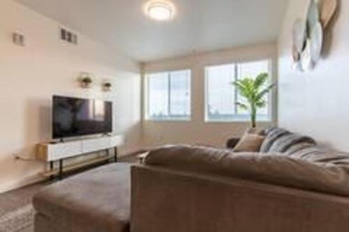 Ocean Breeze Luxury Apartment in Santa Monica