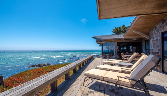 Oceanfront, Classic, Vintage Nautical Cambria at it's BEST! Fabulous Views!