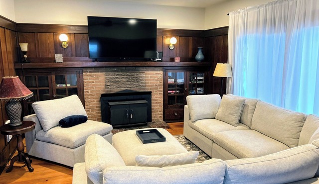 Oceanview Retreat — 2BR, Walk to the Beach