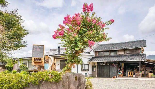 Old private house with pickup Old private house/Ebino Miyazaki