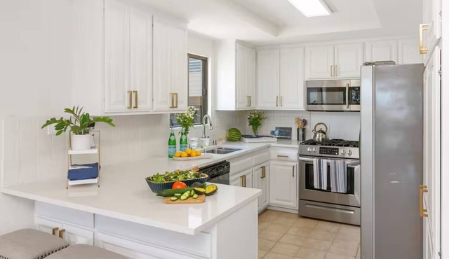 Paradise beach oasis with ocean views in peaceful Del Mar