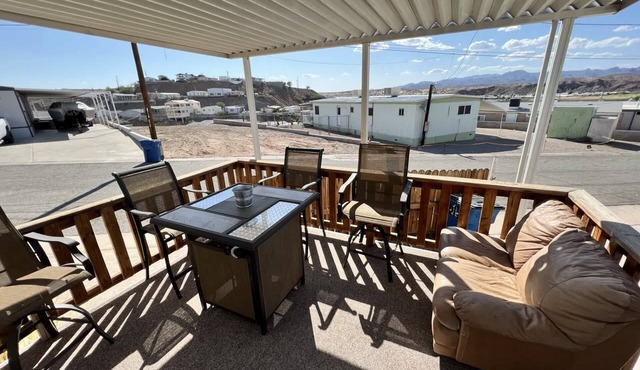 Parker Strip House Su
