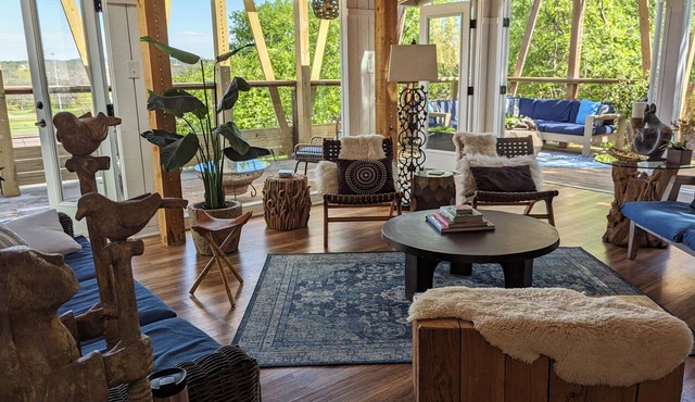 Parkside INCREDIBLE location-VIEWS-Kayak, SUP, Pool, Gorgeous Hikes-Restaurants in Austin
