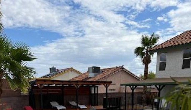 Peaceful Getaway, Great for Long stays!