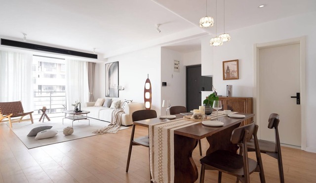 Perfect 3-bedroom apartment with AC 50m to Metro Prime Shanghai Location
