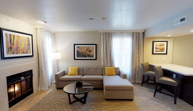 Perfect for Getaways Close to Fremont BART - Free Breakfast