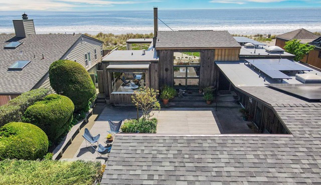 Picturesque Beachfront Home in Seadrift