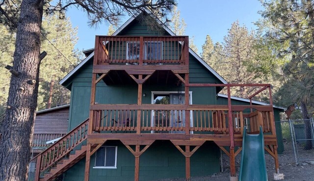Pine & Peak | Cozy Cabin Getaway
