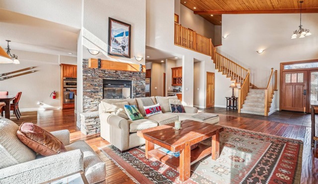 Pinyon Creek three Bedroom Townhouse with hot tub