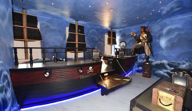 Pirate's Cove Adventure! Private Pool Oasis! Resort Near Disney!