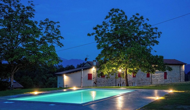 Podere di Emore - n. 1 - App. on the Francigena with swimming pool and Wi Fi in Villafranca in Lunigiana