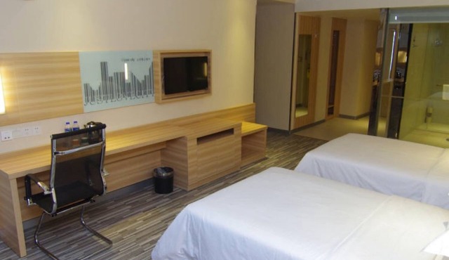 Poltton International Apartment Luohe