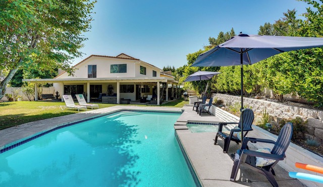 Pool & Jacuzzi: Spacious Home Near Laguna Beach!