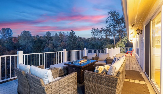 Private 2 Homes for 16 Near Yosemite & Bass Lake