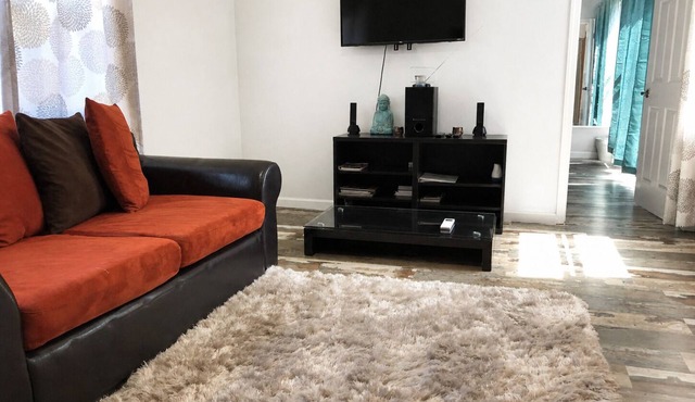 Private 2BR, Newly Renovated Near Beaches, Hospitals, LAX with Dedicated Parking
