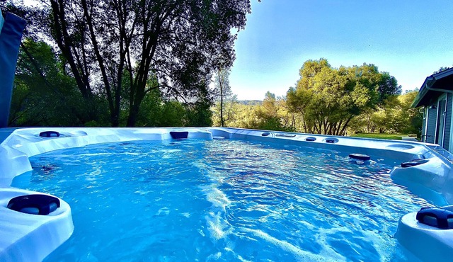 Private and Serene house with a Spa, near Yosemite & Bass Lake