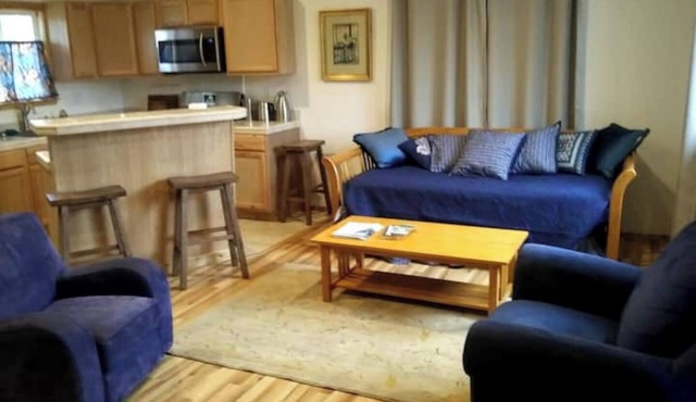 Private Garden Home near beach&downtown Ft.Bragg-quiet & nice! in Fort Bragg