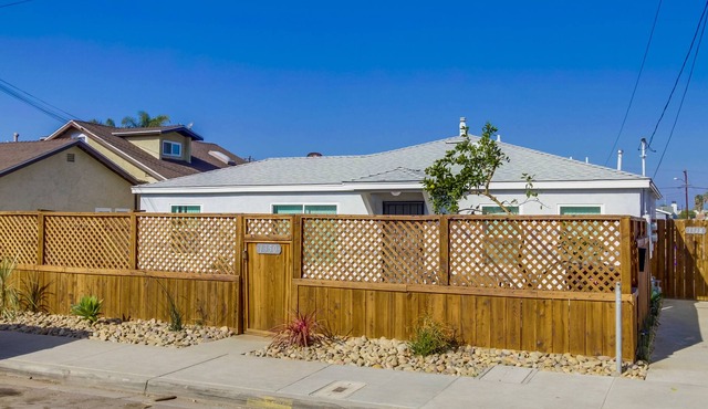 Private Home: 4BR Getaway by the Bay