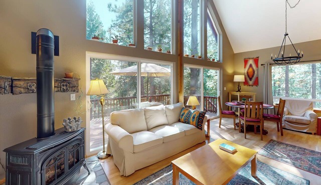 Projector & Deck! Family Cabin, 4 Mi to Lake Davis