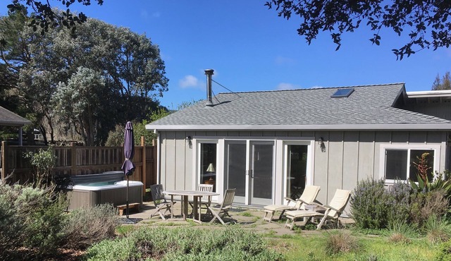 Pt Reyes Cottage Retreat at the Bay