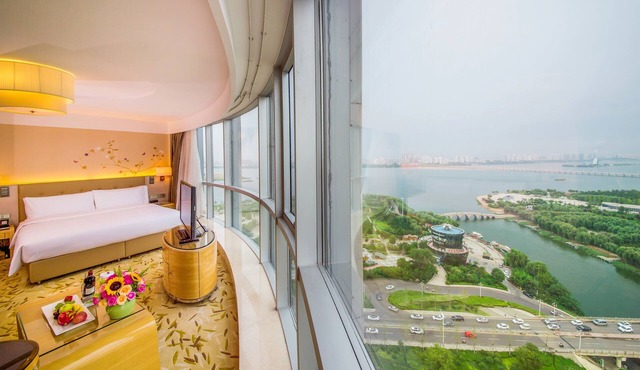 Pullman Linyi Lushang