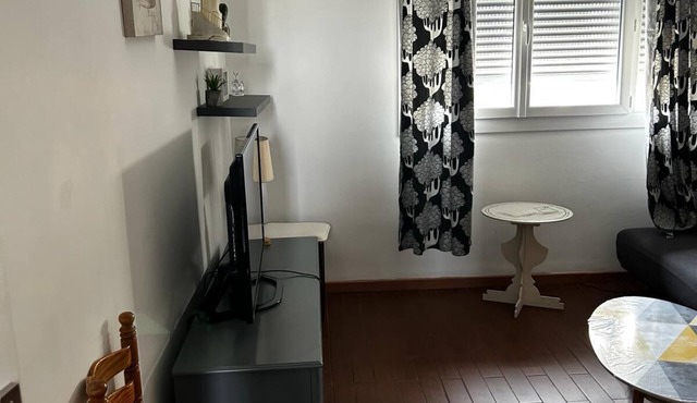 Quiet and modern apartment, 15 mn from Stade Vélodrome, available in August in Marseille