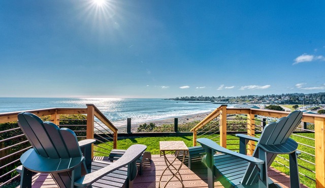 Rare Oceanfront 3 bed, 3 Bath: Serene Coastal Getaway with Stunning Sunset Views