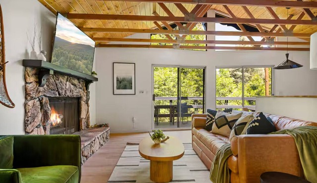Refined Treetop Couples Retreat Yoga & Spa SunDeck
