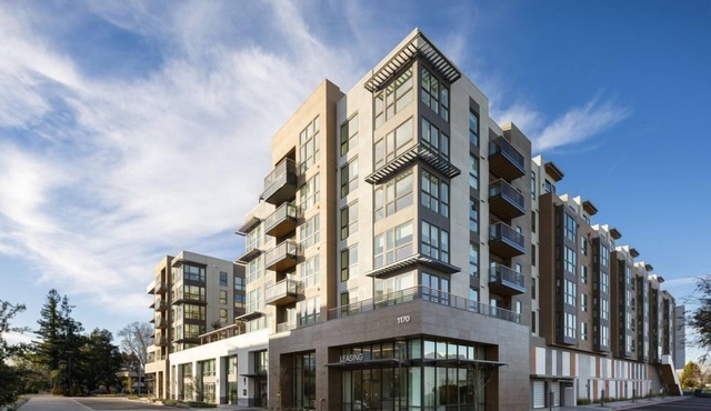 Relaxing 1BR Avelle Condo – Family Friendly, Pool & Hot Tub