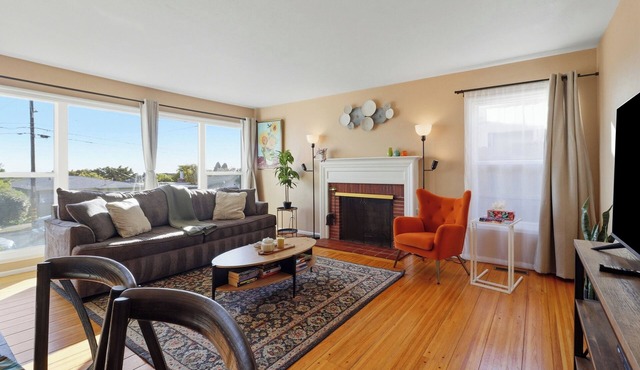 Relaxing 4 bedroom - Full Kitchen & Dining - BART