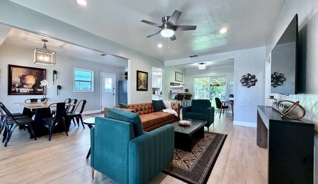 Remodeled Minutes to Sutter Park & Golden One