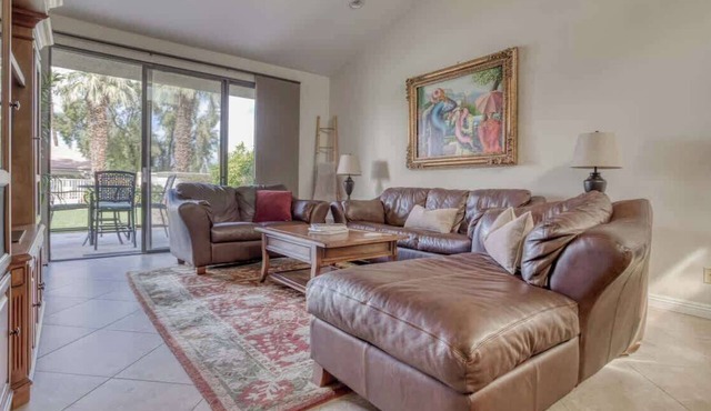 Remodelled-Walk to Pool-Patio-VS589