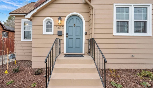 Reno Vacay!~Sleeps10~By Midtown~HotTub~Firepit~Arlington Manor