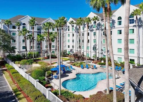 Resort condo near Disney Free parks shuttle