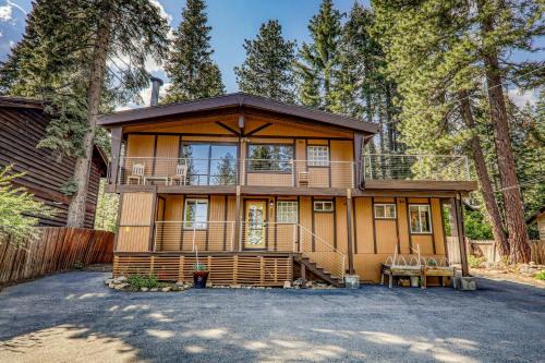 Retreat with Private Hot Tub steps North Lake Tahoe